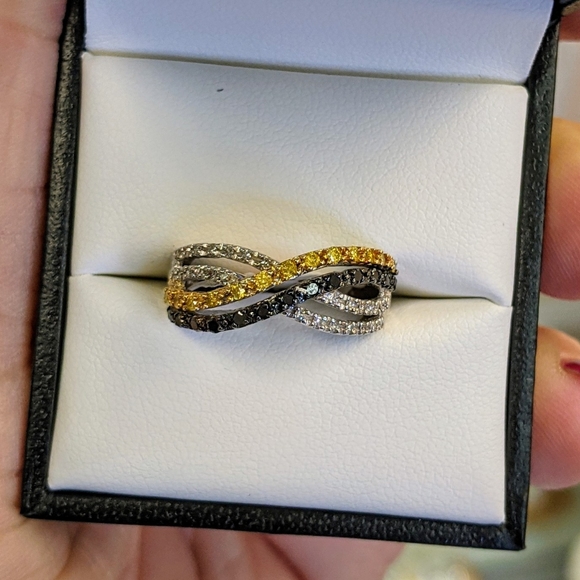 handmade Jewelry - 14k black, yellow, white diamond ring
